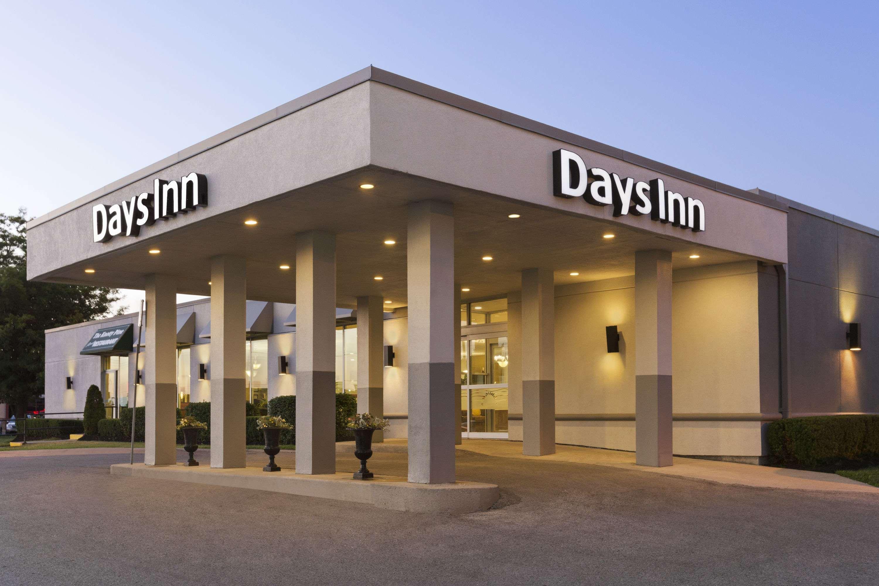 Days Inn By Wyndham London Exterior foto